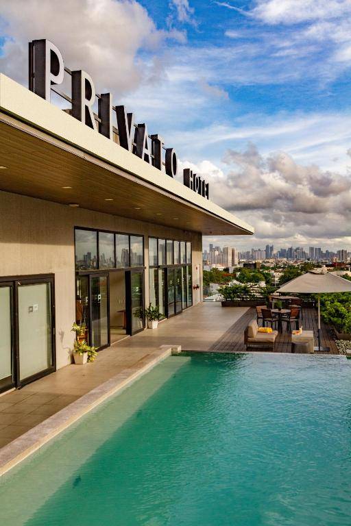 Privato Quezon City - Multiple Use Hotel