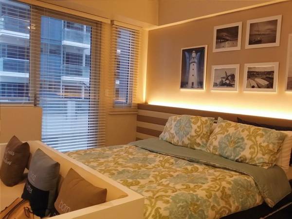 One Palm Tree Condo at Manila Airport T3 by Beth