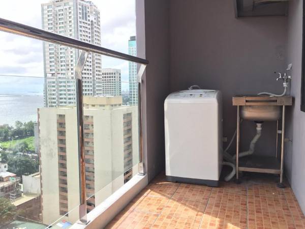 Serena's House Malate Bayview family apartment