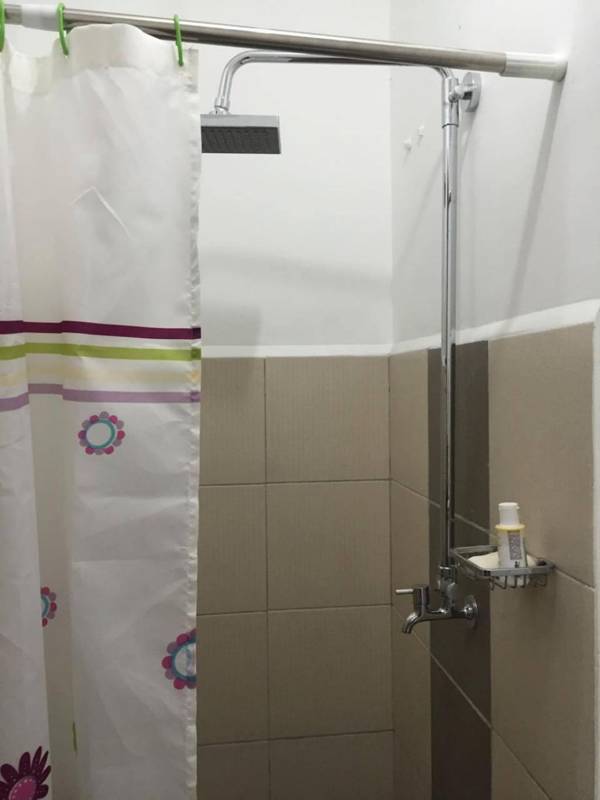 Cheap Condo Stay (Read Description Before Booking)