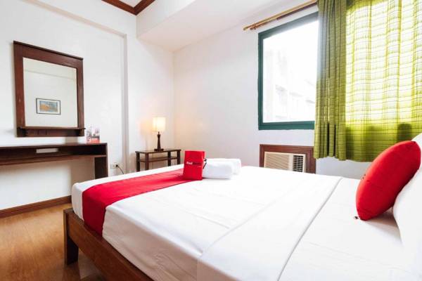 RedDoorz @ Moonwalk Paranaque