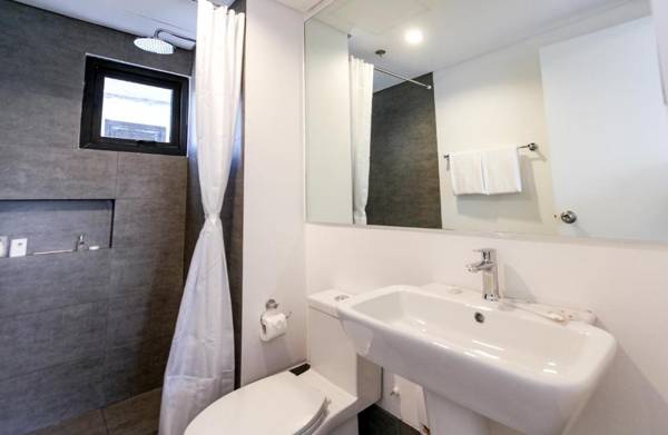 Privato Makati - Multiple Use Hotel