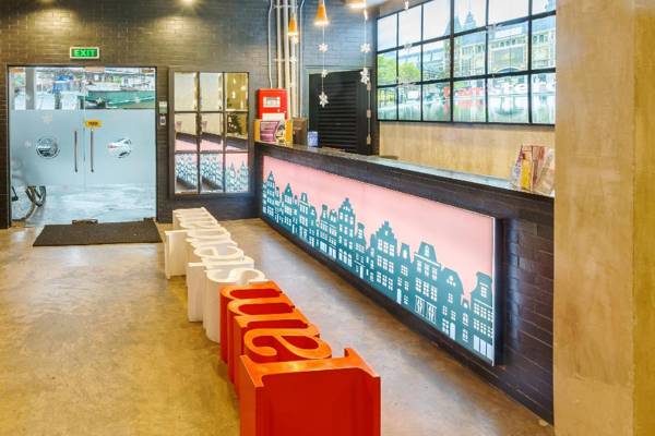 OYO 518 MyTown Amsterdam - Vaccinated Staff