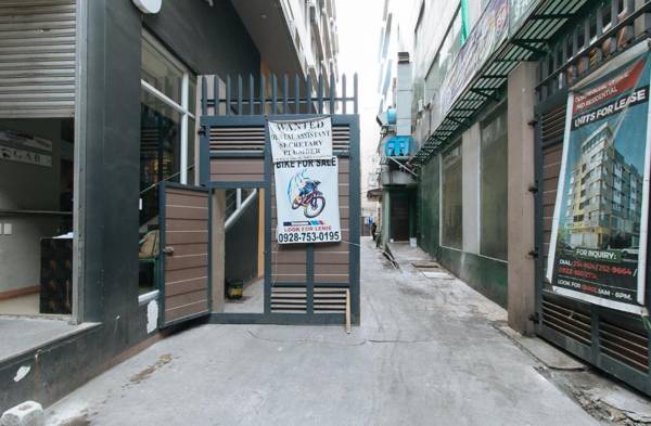 RedDoorz @ Jardin LRT Tayuman Manila