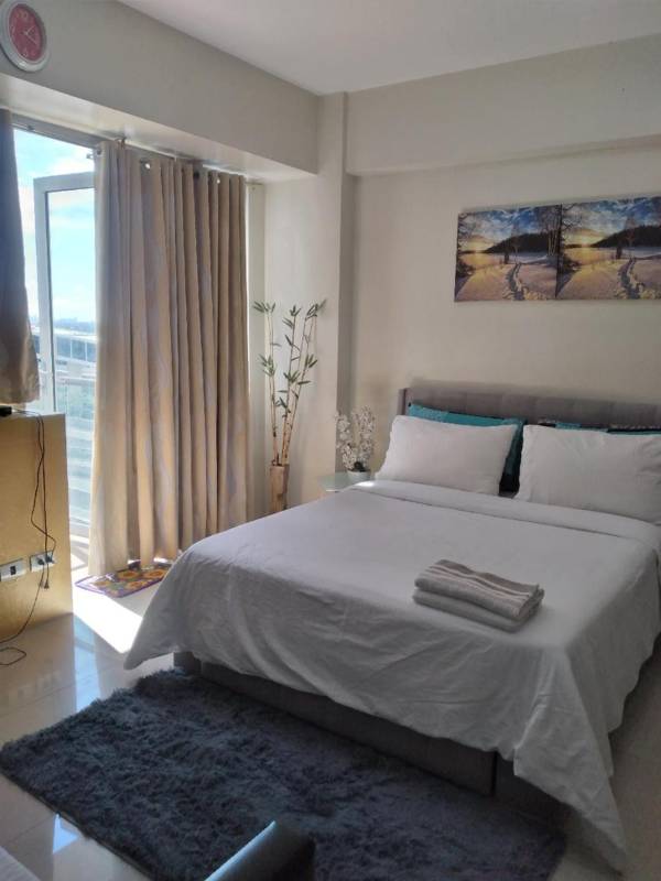 ONE PALM TREE VILLAS- KENZIE PLACE NAIA Terminal 3