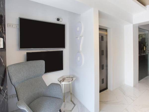 Vaccinated Staff- OYO 675 Circuit Hostel