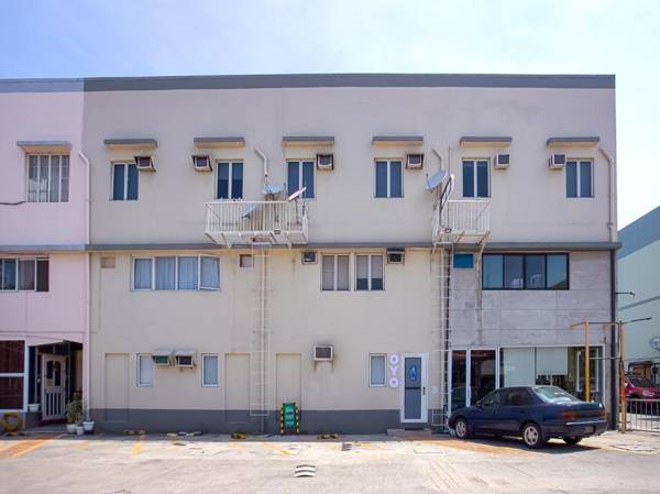 Vaccinated Staff - OYO 793 Dg Budget Hotel Salem