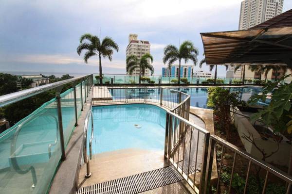 Malate Bayview Mansion 31S Balcony