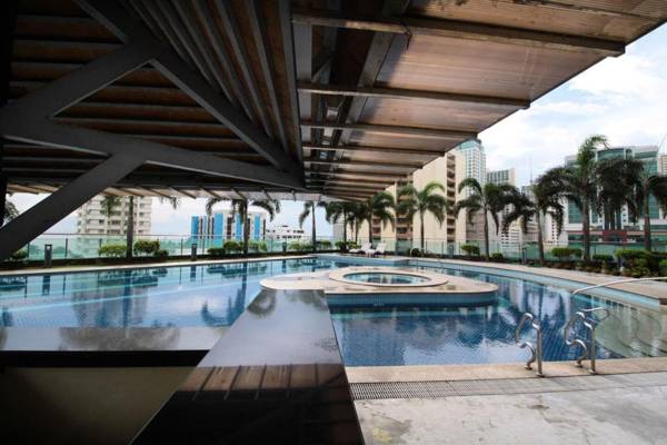 Malate Bayview Mansion 31S Balcony