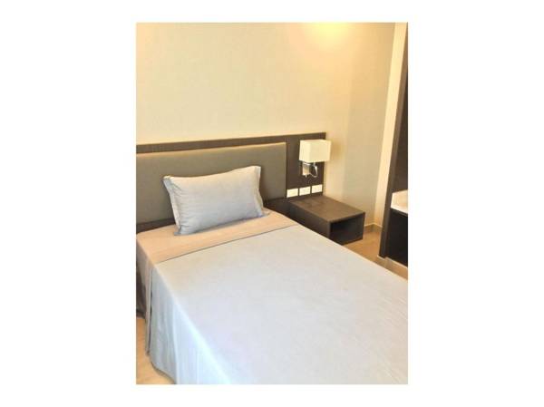 Capital O 804 The Residences at Bonifacio Civic Center