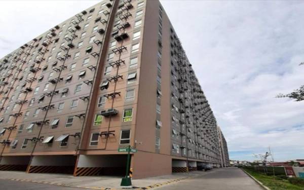 Urban Deca Tondo Manila by Gracey's Place