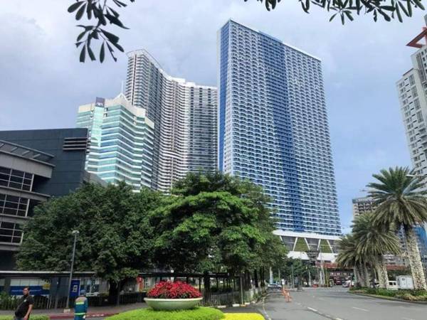 Fully furnished 1 bedroom with balcony in Air Residences Makati Philippines