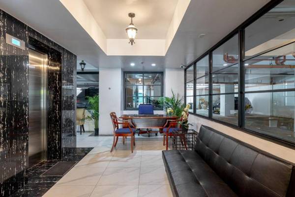 The Colonial Residences