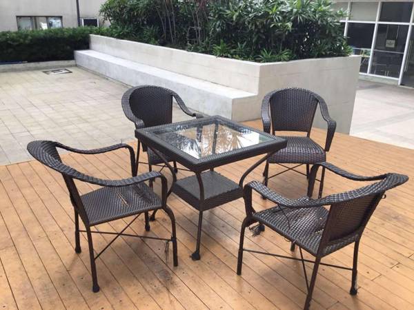 Modern Japanese-Inspired Cozy Retreat near BGC