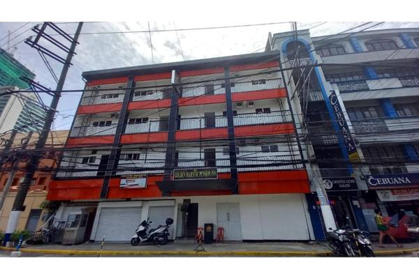 OYO 895 Golden Majestic Pension Inn