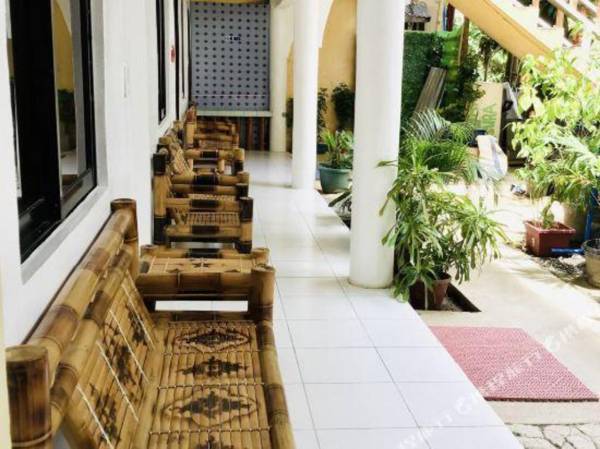 Rob and Fred's Resort