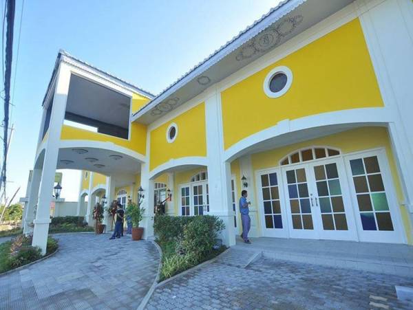 Metro Vigan Fiesta Garden Hotel