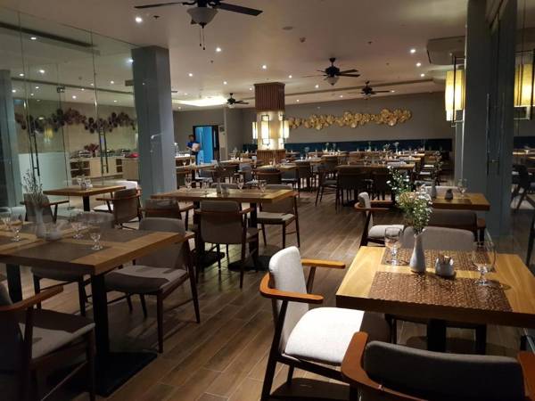 Blue Lotus Hotel - Multiple Use Hotel