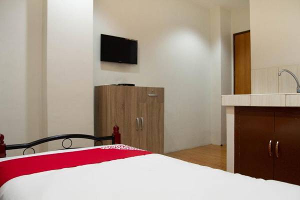 OYO 163 Goldentown Hotel And Residences