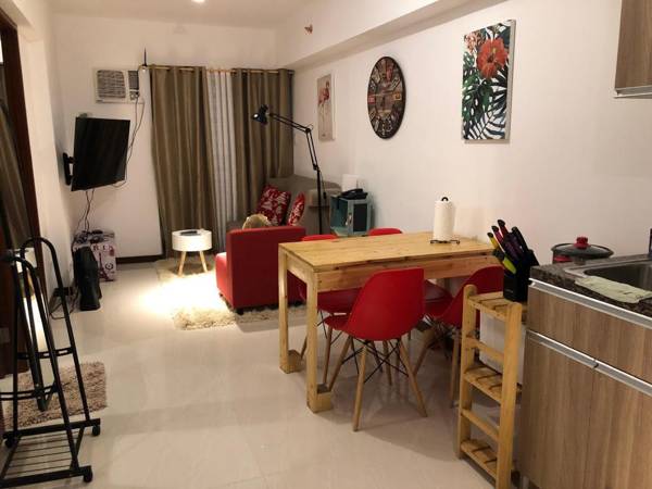 2BR Cozy Condo just 3-5 mins to Abreeza and Gmall