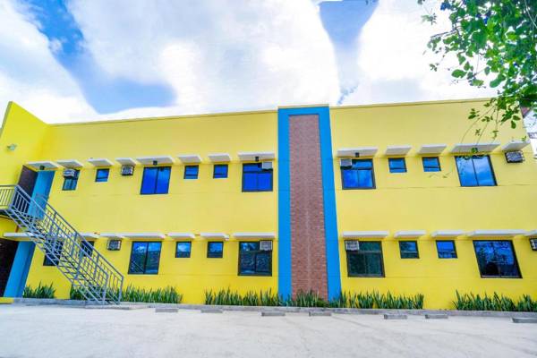 OYO 530 Yellow Pad - Vaccinated Staff