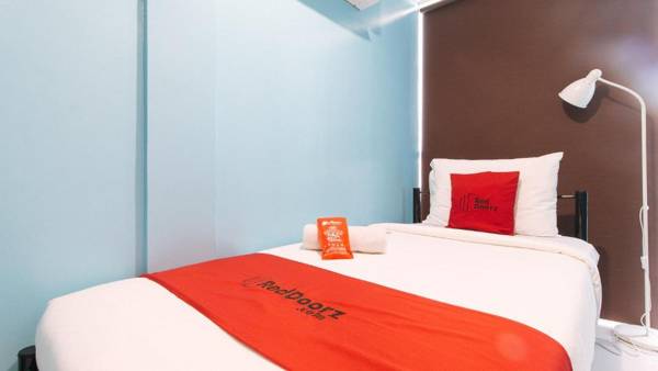 RedDoorz Plus Park-Lay Suites Kidapawan City