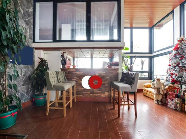 Vaccinated Staff - Capital O 492 Sunset View Ridge Residences