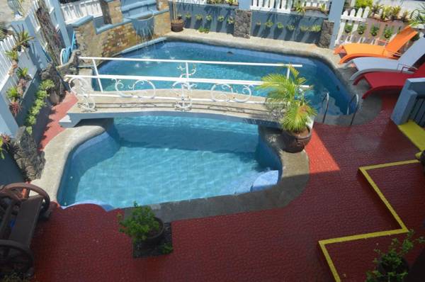 Grand Peninsula Suites
