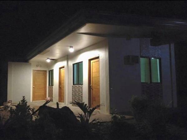 HM&B Backpackers Inn