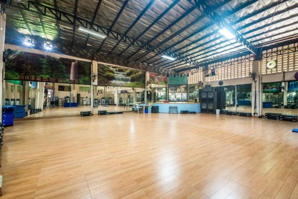 Vaccinated Staff-OYO 569 Alt Complex