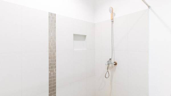 RedDoorz @ EL Highway Hotel Bulacan