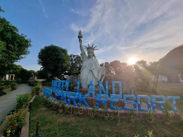 Libertyland Waterpark Resort by Cocotel