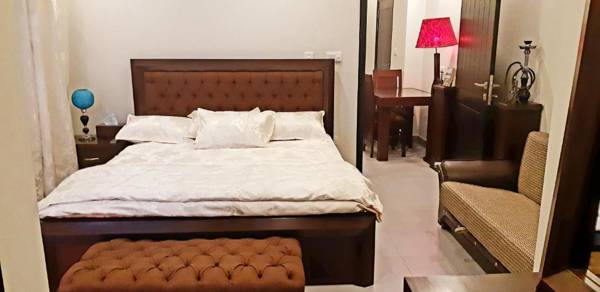 Luxurious Flat located in mid of Isb & isb airport