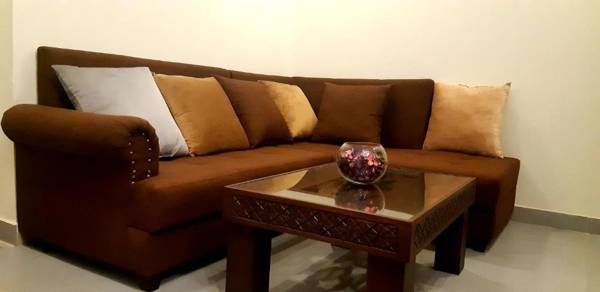 Luxurious Flat located in mid of Isb & isb airport