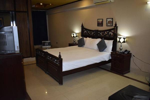 Hotel Pyramid International