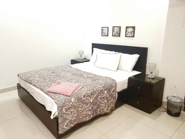 ECO FRIENDLY 12 Bed Apt in Civic Centre Bahria Town