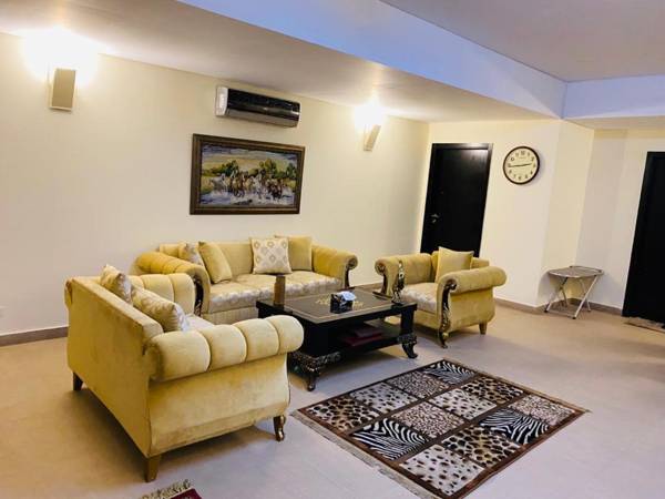Royal Two Bed Room Luxury Apartment Gulberg