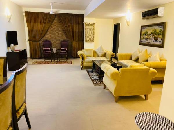 Royal Two Bed Luxury Apartment Gulberg