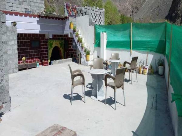 Karimabad guest house