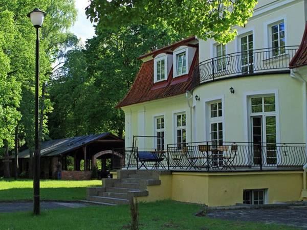 Hotel Księżycowy Dworek