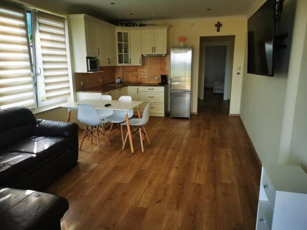 Domki Buena Vista poniżej punktu widokowego w Polańczyku