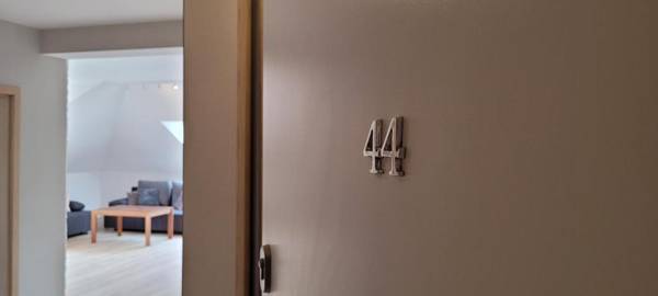 Apartament 44