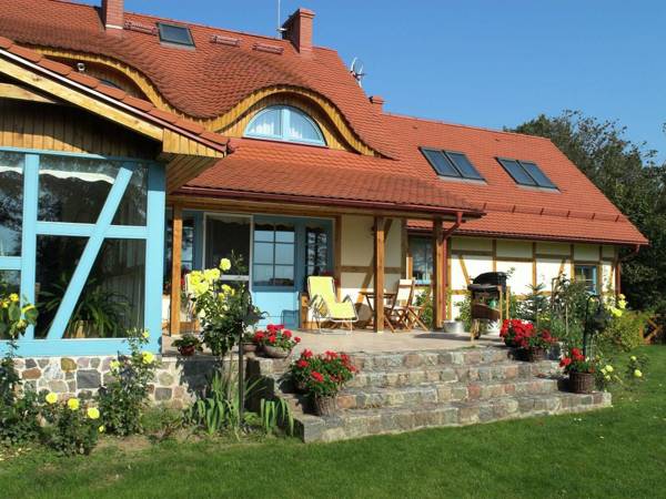 Tasteful villa on the Polish coast in beautiful nature. Lovely garden sauna