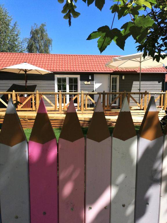 Jak Tu Ładnie - Osada domków nad jeziorem