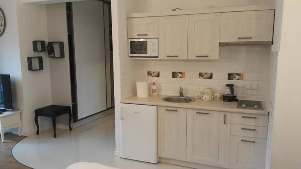 Piękna Apartments White