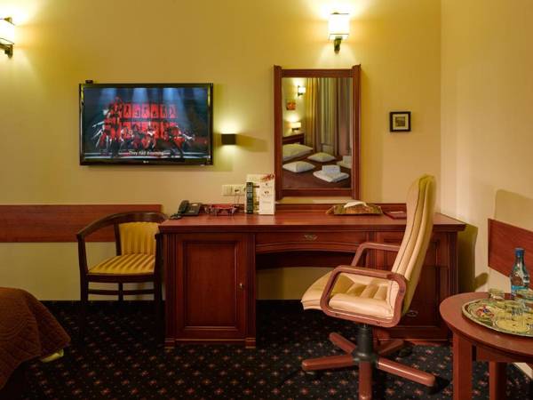 Workspace - Aura - Hotel & Restaurant & Sauna
