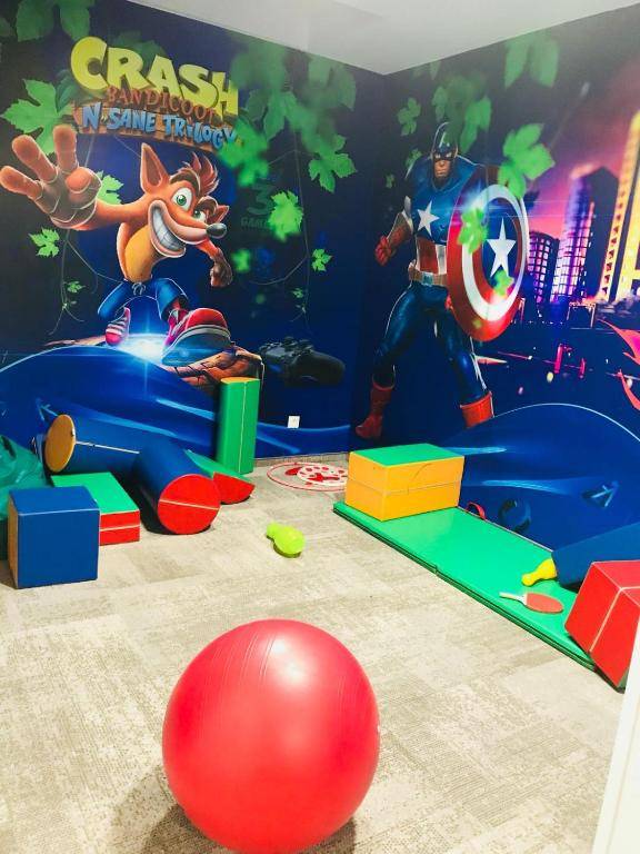 Grape Town - Hotel SPA Sport Bowling Squash Restaurant