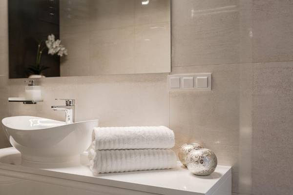 Art Apart River View