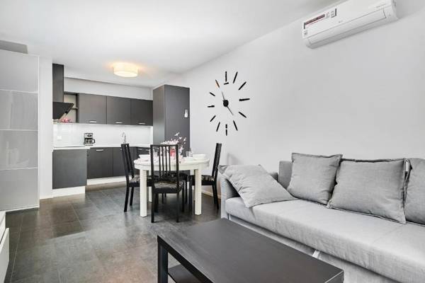 Apartments Wrocław Świstackiego by Renters