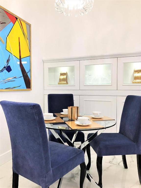 Luxury Apartments MONDRIAN Market Square II